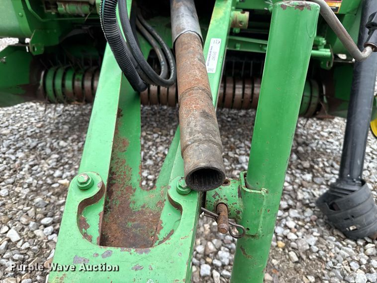 image for item ER1067 2004 John Deere 567 MegaWide round baler