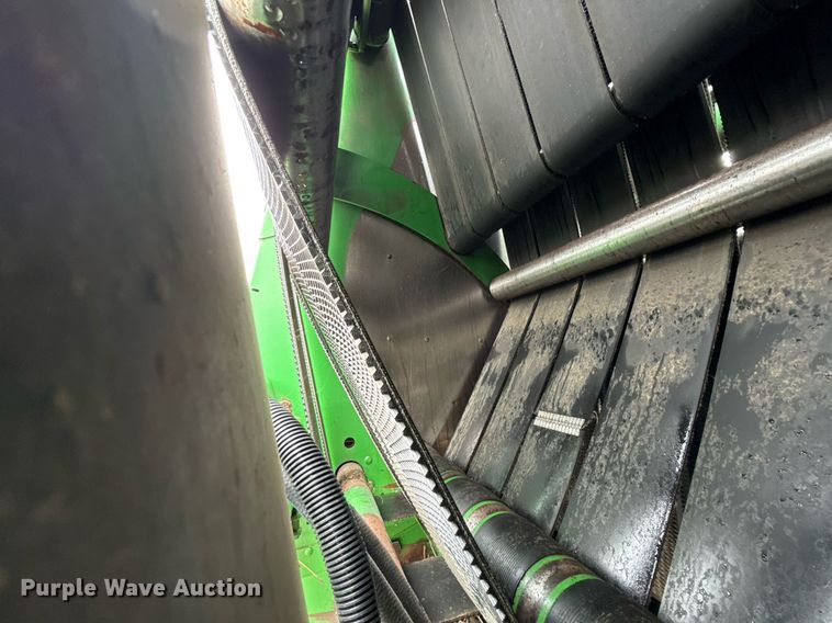 image for item ER1067 2004 John Deere 567 MegaWide round baler