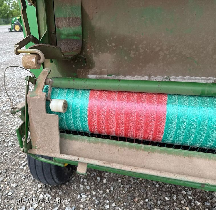 image for item ER1067 2004 John Deere 567 MegaWide round baler