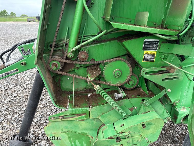 image for item ER1067 2004 John Deere 567 MegaWide round baler