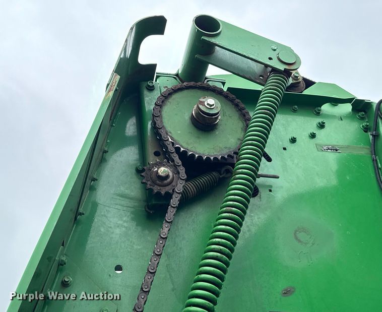 image for item ER1067 2004 John Deere 567 MegaWide round baler