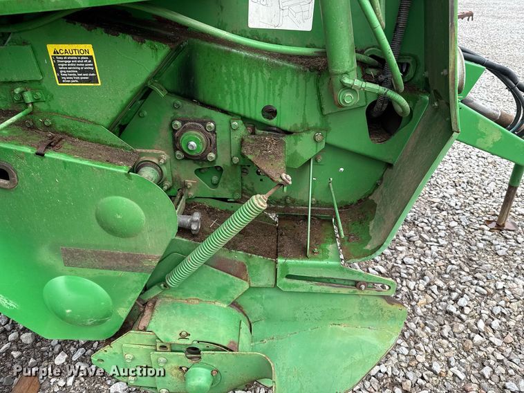 image for item ER1067 2004 John Deere 567 MegaWide round baler