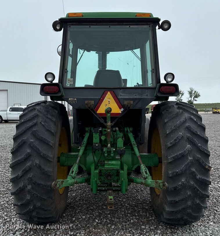 image for item ER1068 1983 John Deere 4450 MFWD tractor