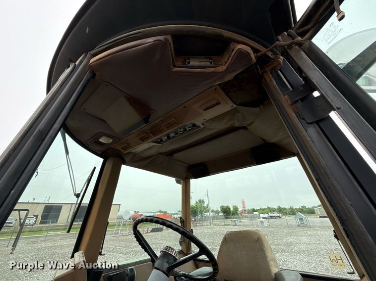 image for item ER1068 1983 John Deere 4450 MFWD tractor