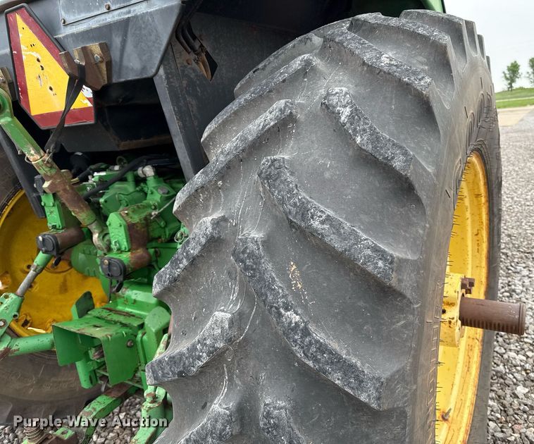 image for item ER1068 1983 John Deere 4450 MFWD tractor