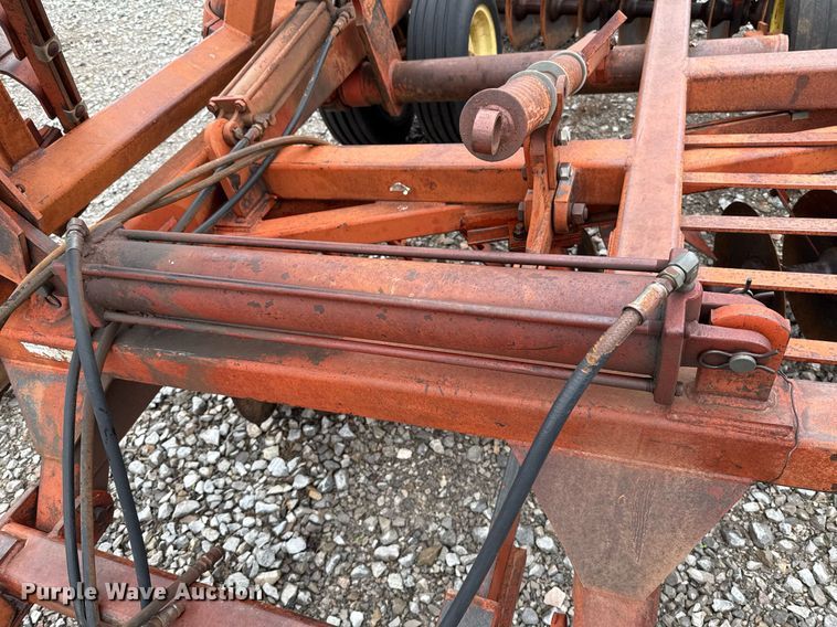 image for item ER1069 Sunflower tandem disk