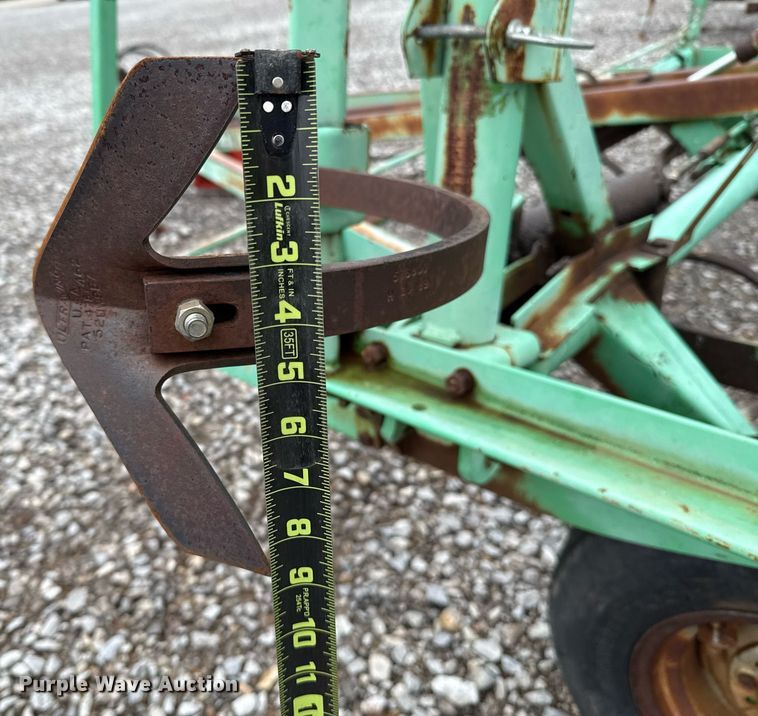 image for item ER1070 Deutz-Allis 1300 field cultivator