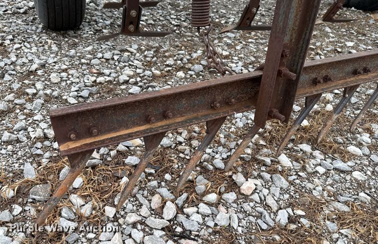 image for item ER1070 Deutz-Allis 1300 field cultivator