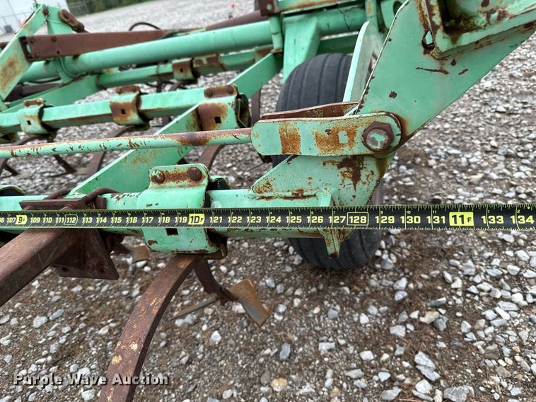 image for item ER1070 Deutz-Allis 1300 field cultivator