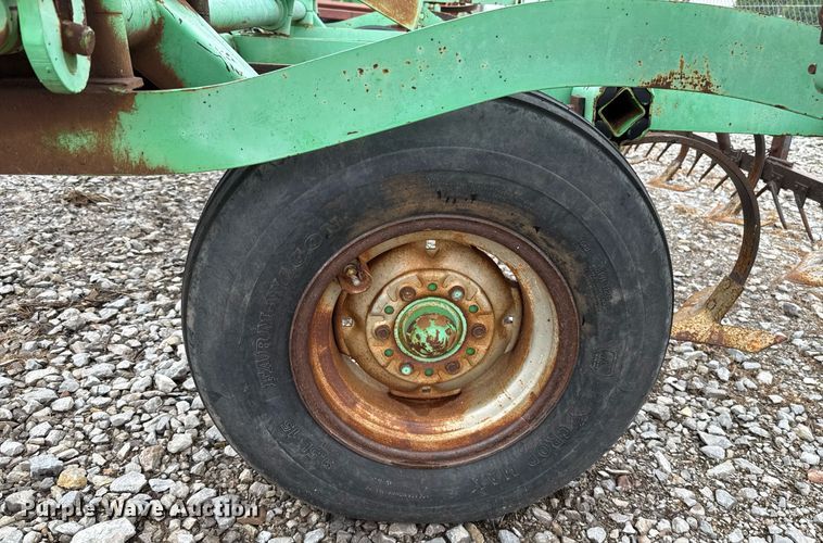 image for item ER1070 Deutz-Allis 1300 field cultivator