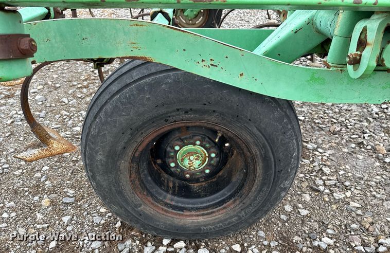 image for item ER1070 Deutz-Allis 1300 field cultivator