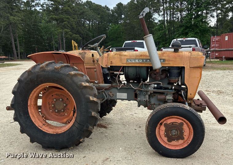 image for item ND9713 Kubota L210 tractor