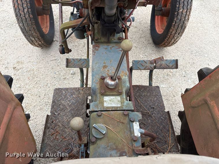 image for item ND9713 Kubota L210 tractor