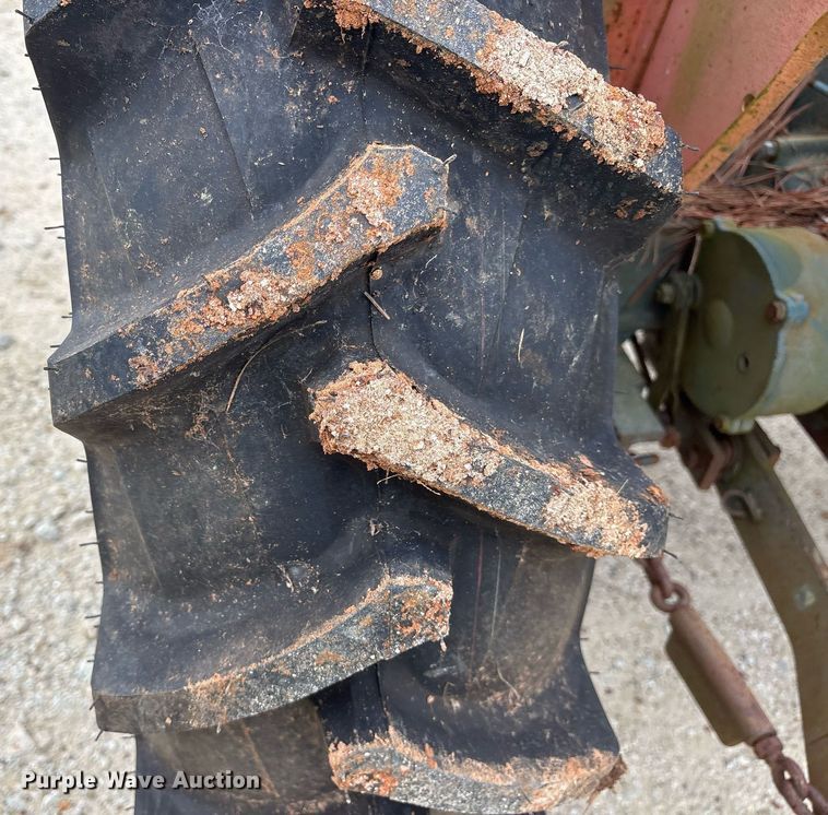 image for item ND9713 Kubota L210 tractor