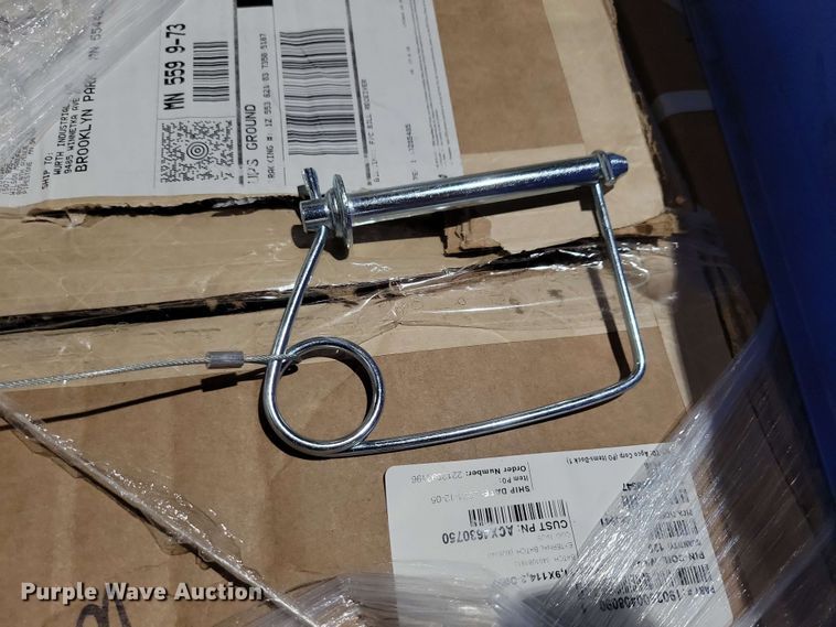 image for item NV9845 Tractor parts