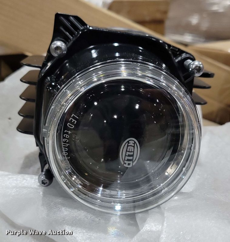 image for item NV9847 (30) Hella LED lights