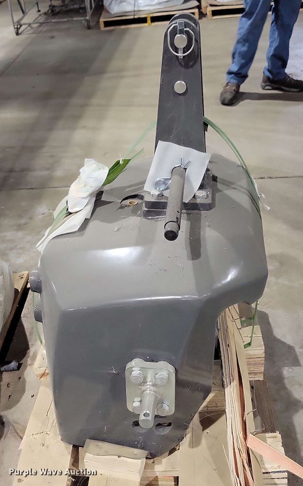 image for item NV9852 Agco 850 kg weight