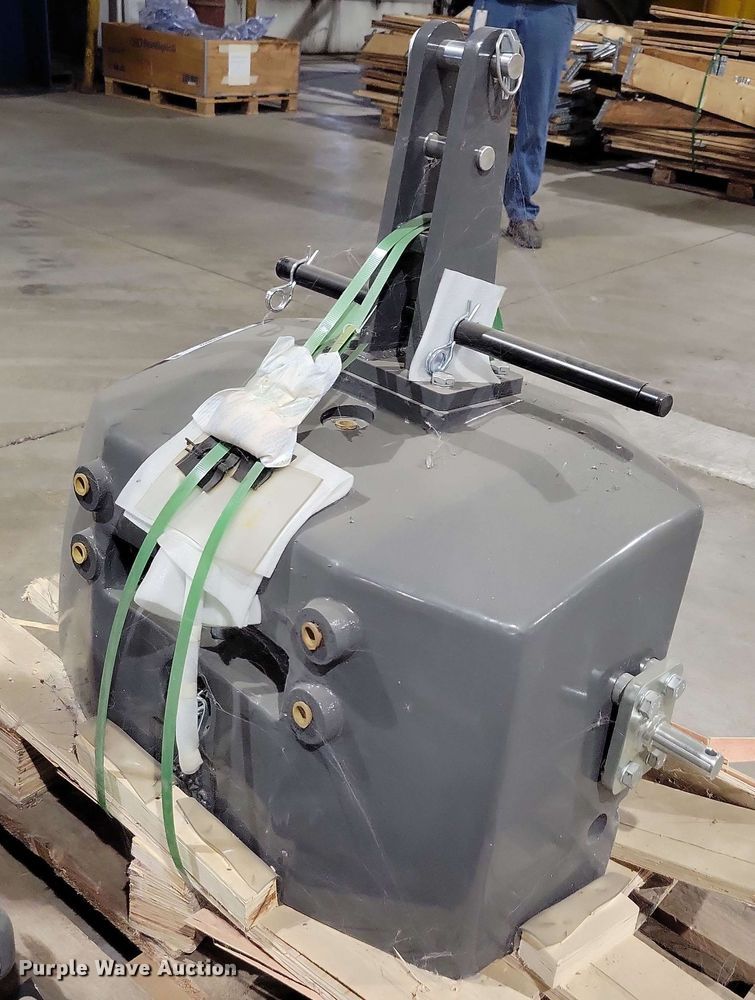 image for item NV9852 Agco 850 kg weight