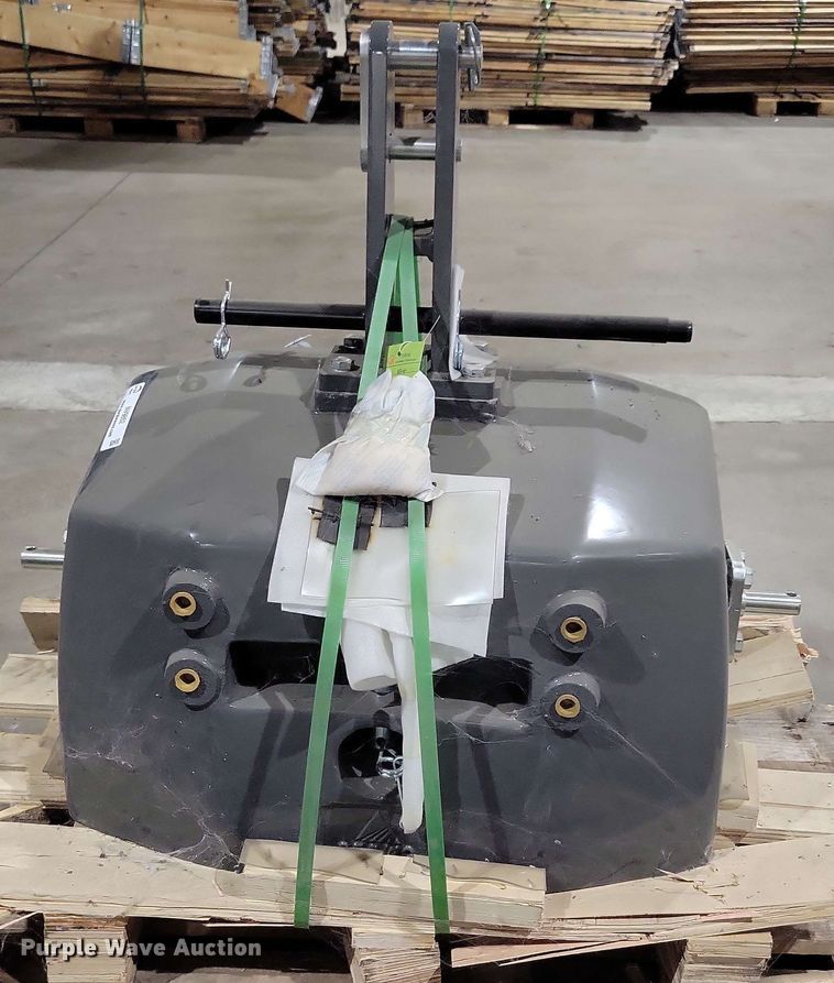 image for item NV9852 Agco 850 kg weight