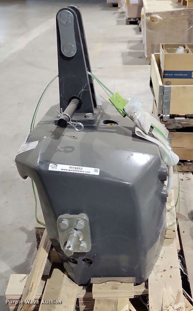 image for item NV9852 Agco 850 kg weight