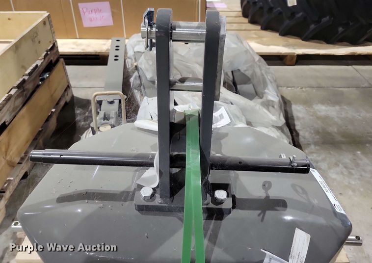 image for item NV9852 Agco 850 kg weight