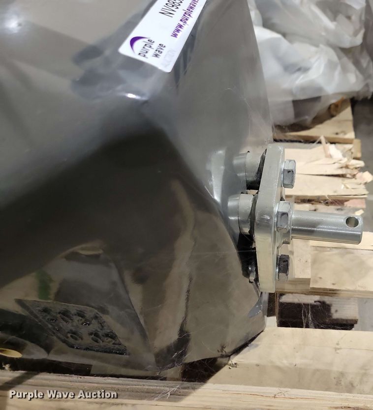 image for item NV9852 Agco 850 kg weight