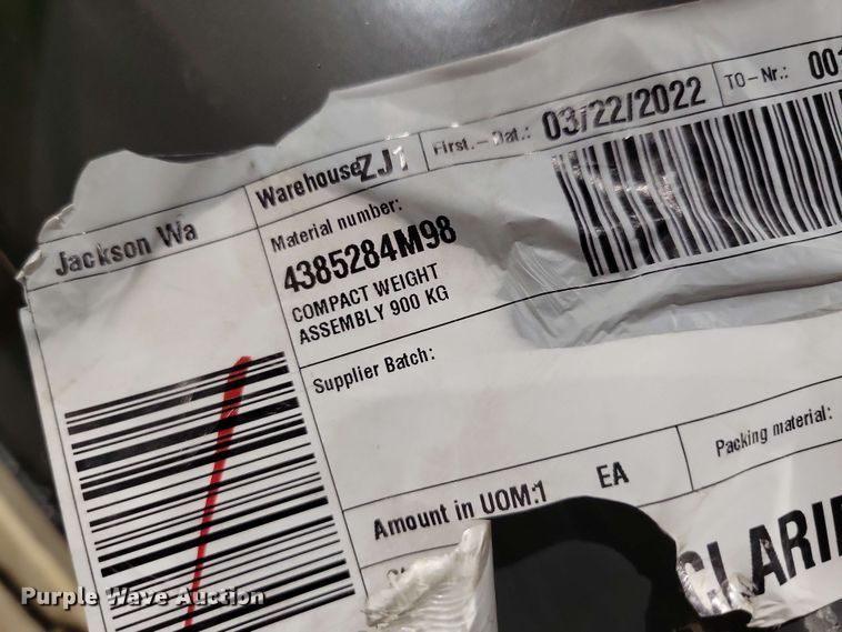 image for item NV9852 Agco 850 kg weight