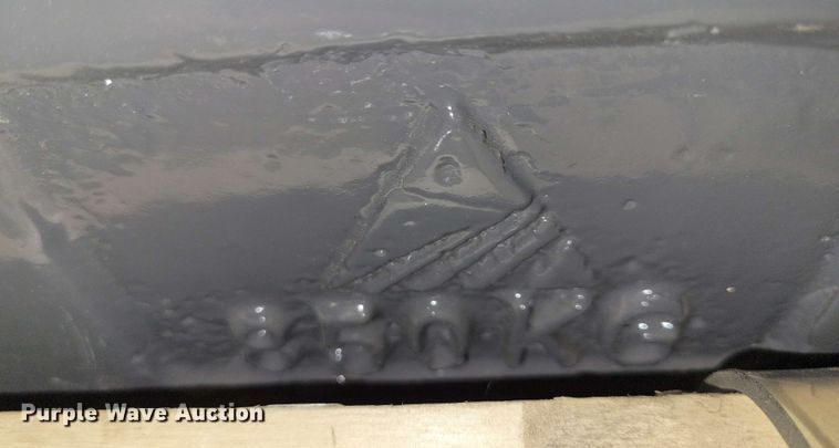 image for item NV9852 Agco 850 kg weight