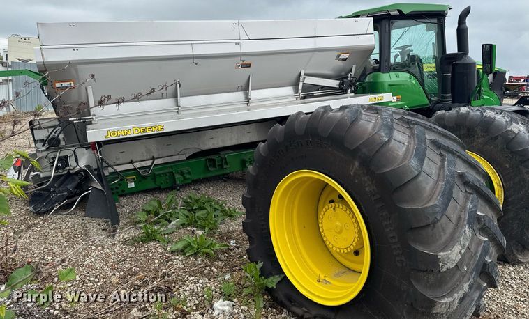 image for item YA0526 2025 John Deere 800R spreader
