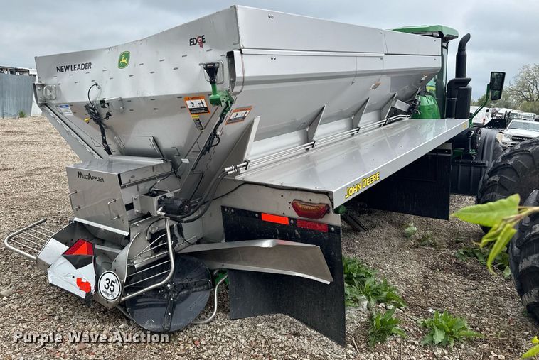 image for item YA0526 2025 John Deere 800R spreader