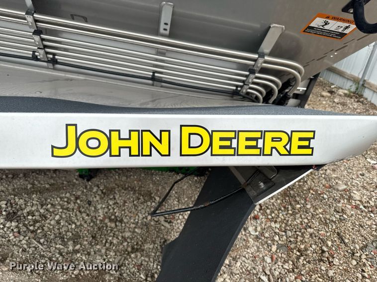 image for item YA0526 2025 John Deere 800R spreader