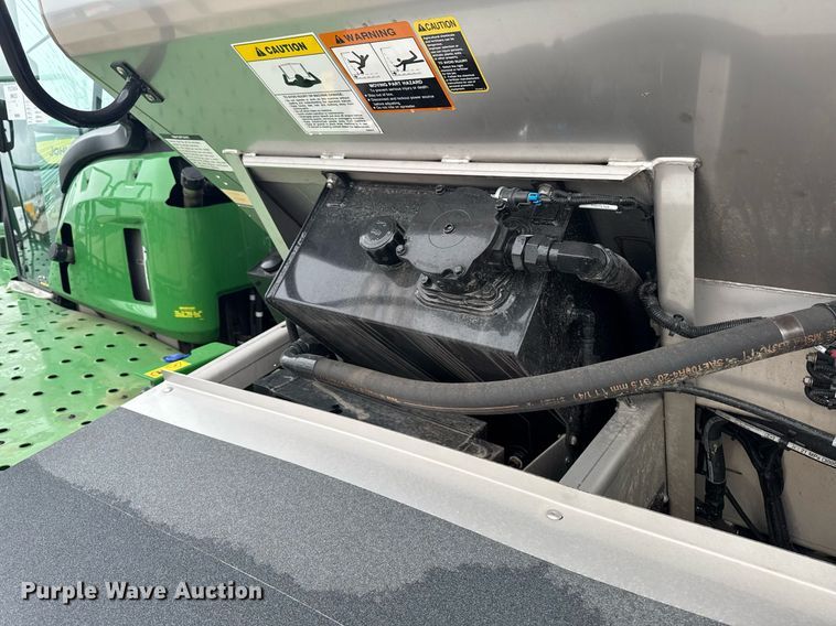 image for item YA0526 2025 John Deere 800R spreader