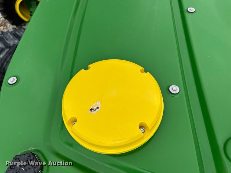 image for item YA0526 2025 John Deere 800R spreader