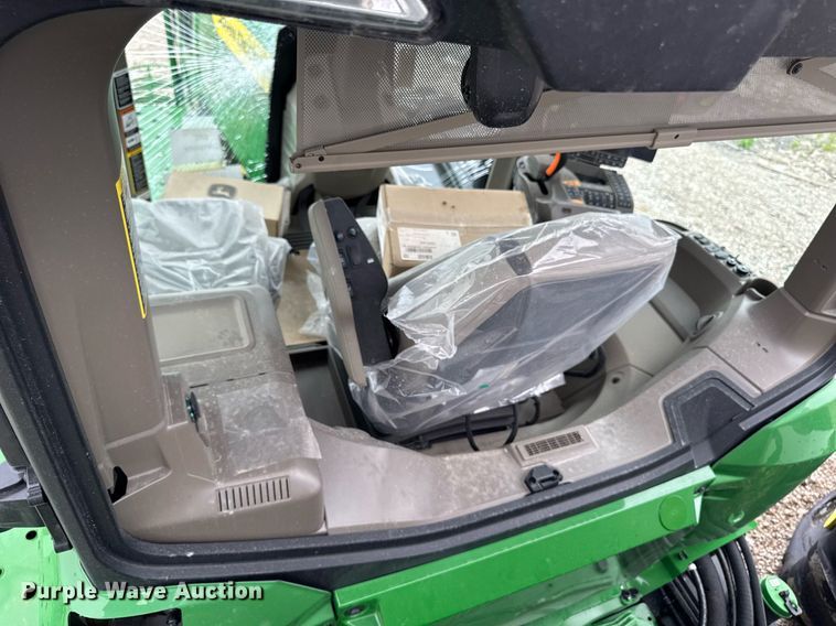 image for item YA0526 2025 John Deere 800R spreader