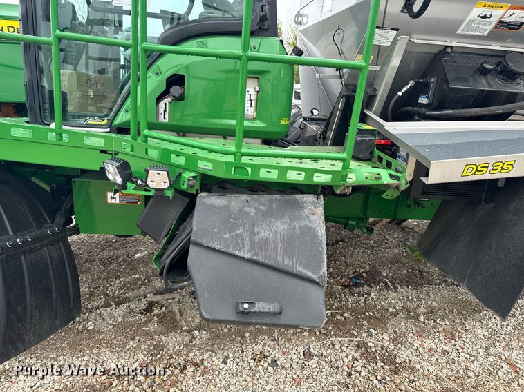 image for item YA0526 2025 John Deere 800R spreader