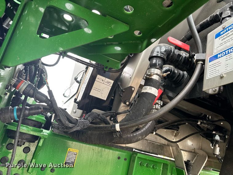 image for item YA0526 2025 John Deere 800R spreader