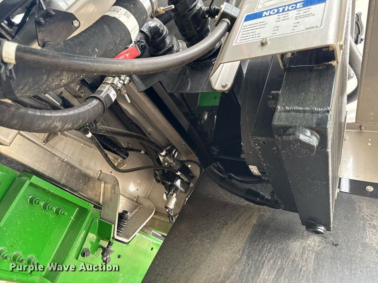 image for item YA0526 2025 John Deere 800R spreader