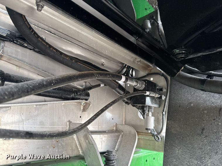 image for item YA0526 2025 John Deere 800R spreader