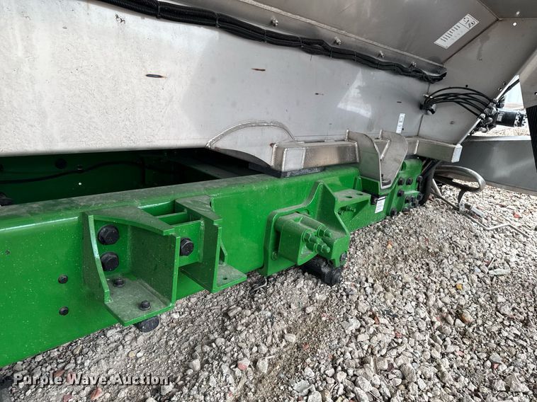 image for item YA0526 2025 John Deere 800R spreader