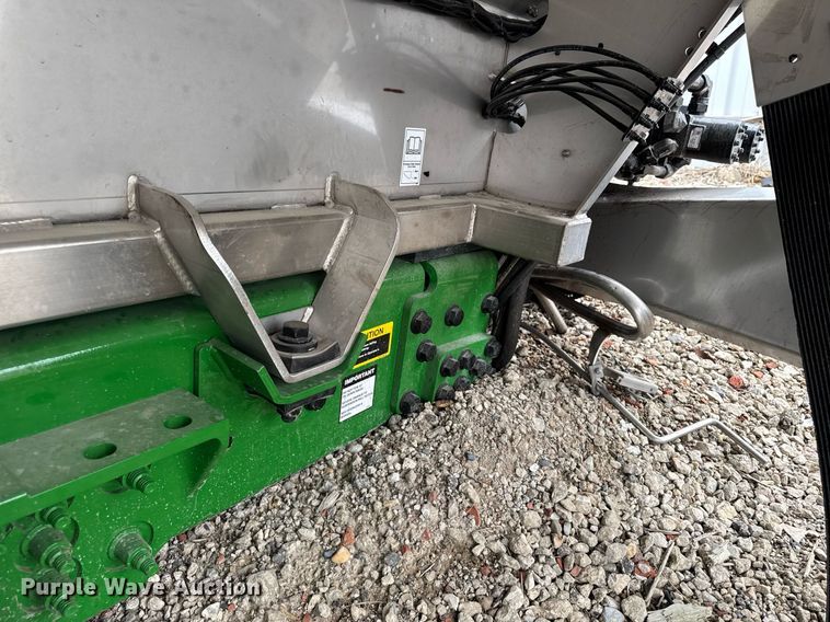 image for item YA0526 2025 John Deere 800R spreader