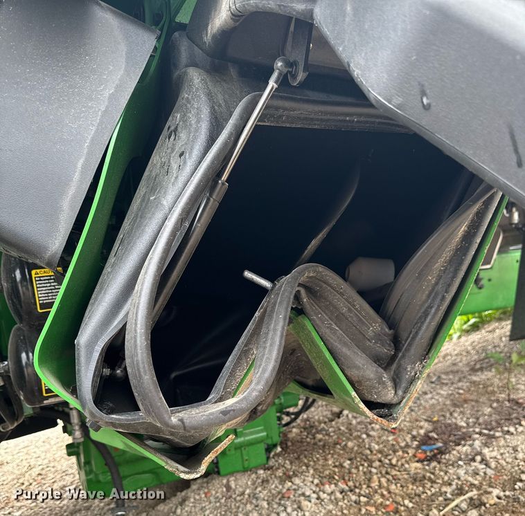 image for item YA0526 2025 John Deere 800R spreader