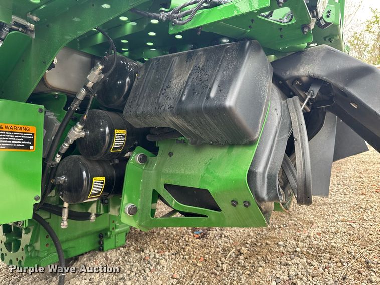 image for item YA0526 2025 John Deere 800R spreader