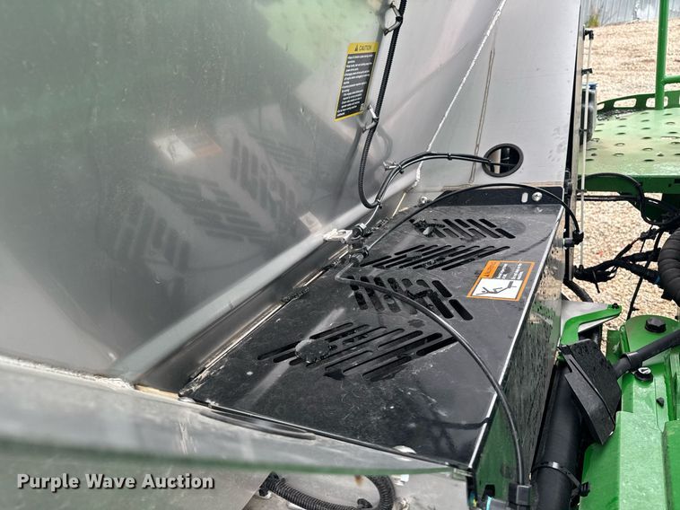 image for item YA0526 2025 John Deere 800R spreader