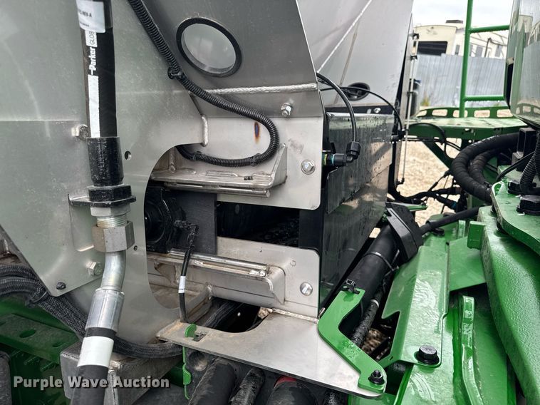 image for item YA0526 2025 John Deere 800R spreader