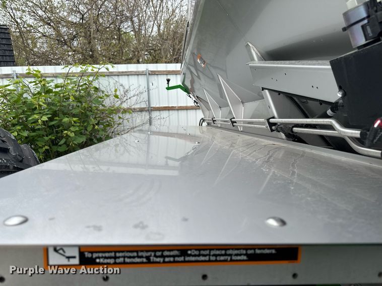 image for item YA0526 2025 John Deere 800R spreader