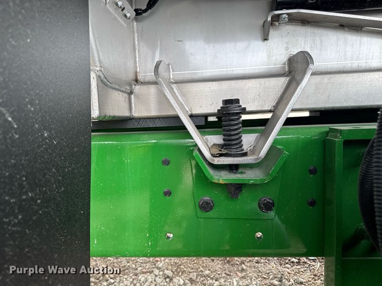 image for item YA0526 2025 John Deere 800R spreader