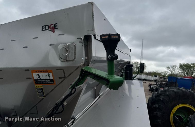 image for item YA0526 2025 John Deere 800R spreader