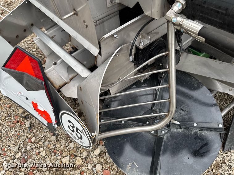 image for item YA0526 2025 John Deere 800R spreader