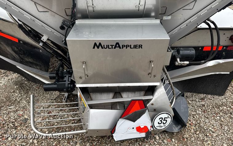 image for item YA0526 2025 John Deere 800R spreader