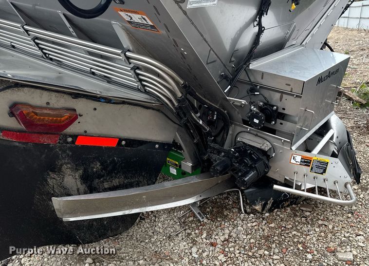 image for item YA0526 2025 John Deere 800R spreader